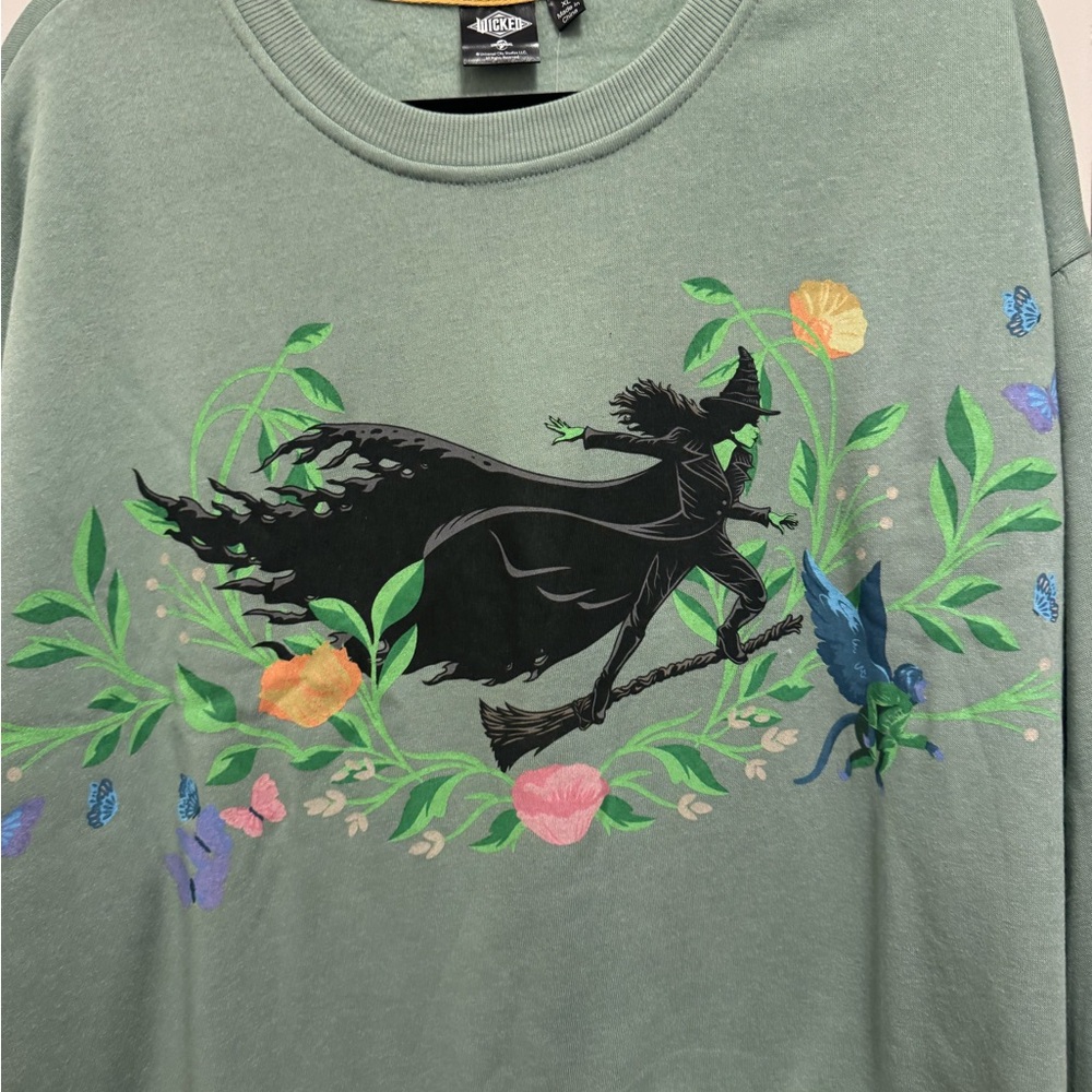 Women's Extra Large Wicked Fleece Pullover
Sweatshirt -Elphaba Sage Green XL NWT - Picture 3 of 8
